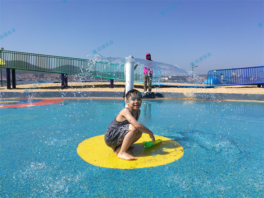 灑水器戲水小品